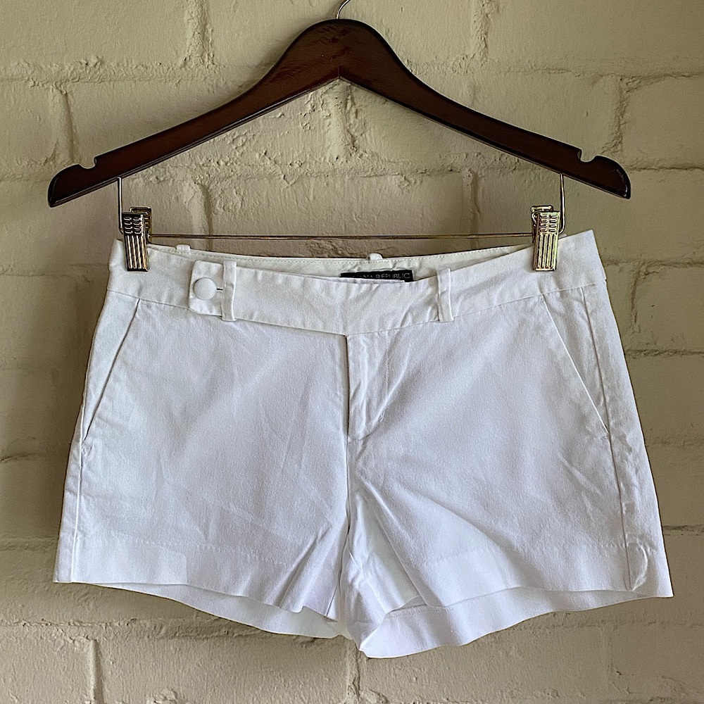 Banana Republic size 2 petite 2P white bermuda business casual summer shorts